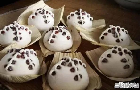 一雙雪白豐盈的面點(diǎn)